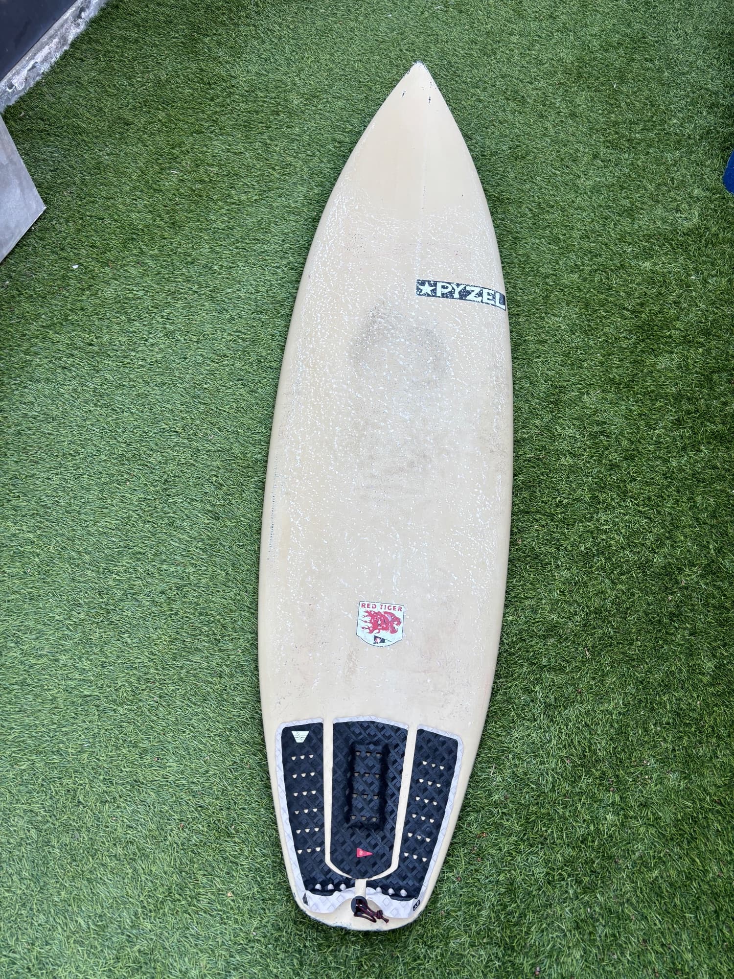 PYZEL Surfboards RED TIGER Custom Dark Arts - 6'8"