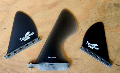 TERRAMAR SURFCO "HALF MOON" 2+1 ALL GLASS SURFBOARD FINS - Thumbnail 4