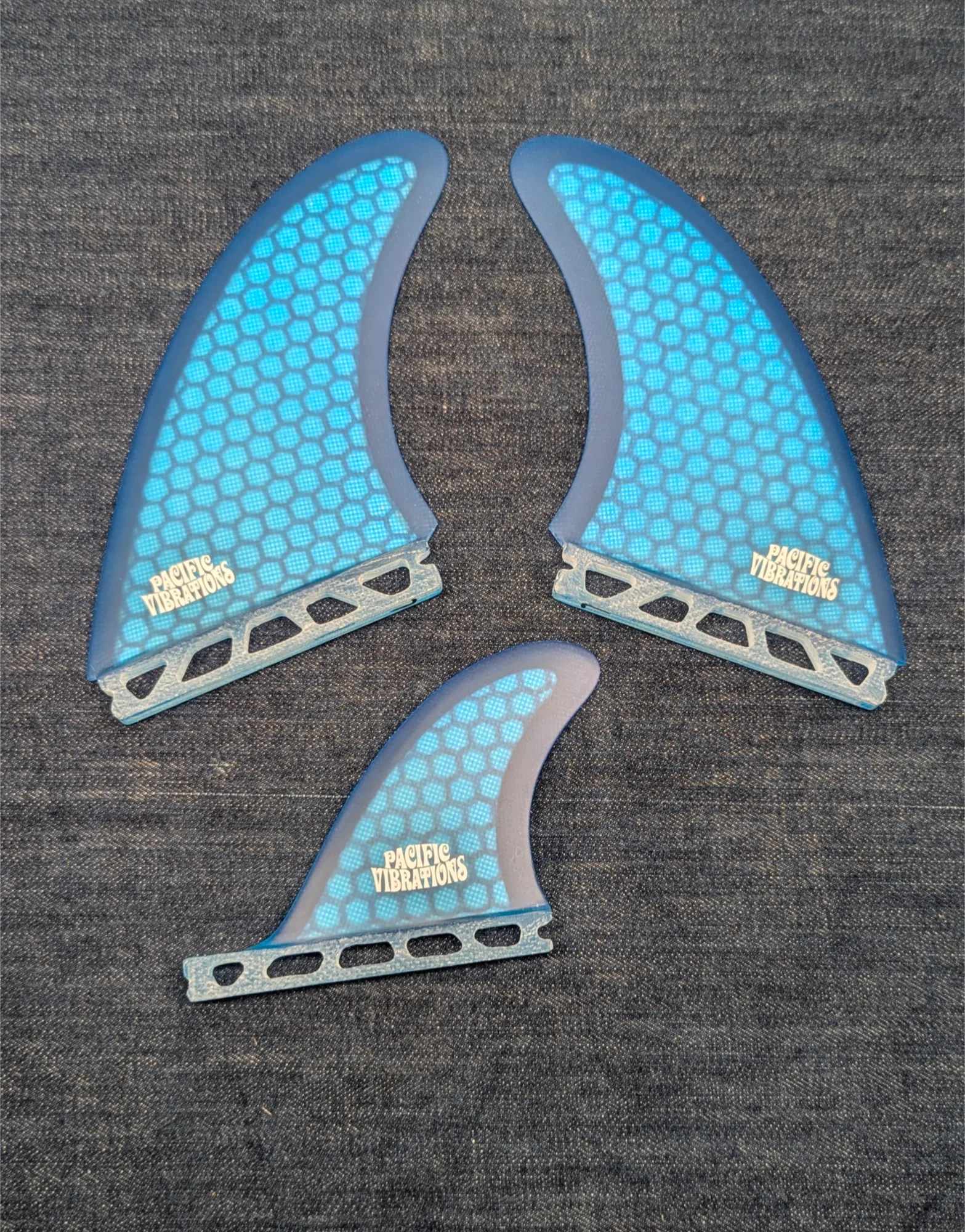 Pacific Vibrations Surfboard Fins MR Twin