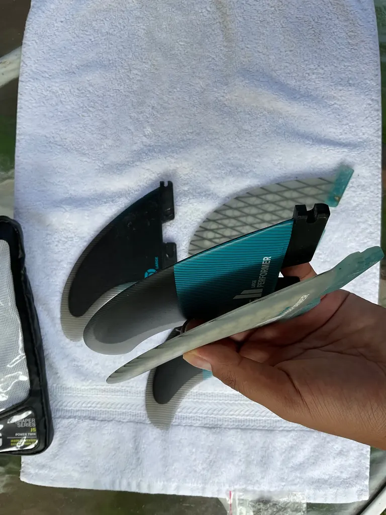 FCS II Performer PC 5-Fin Set (Large Thruster, Medium Quads) - Image 3