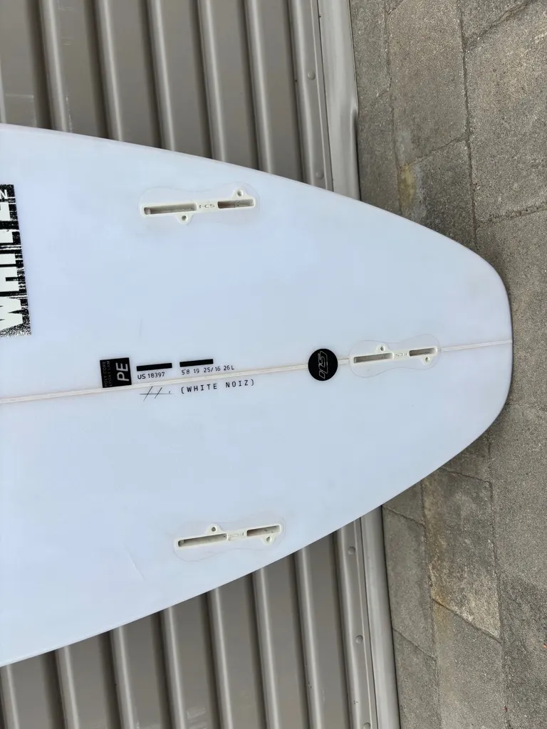 5’8 Hayden Shapes White Noiz - Image 3