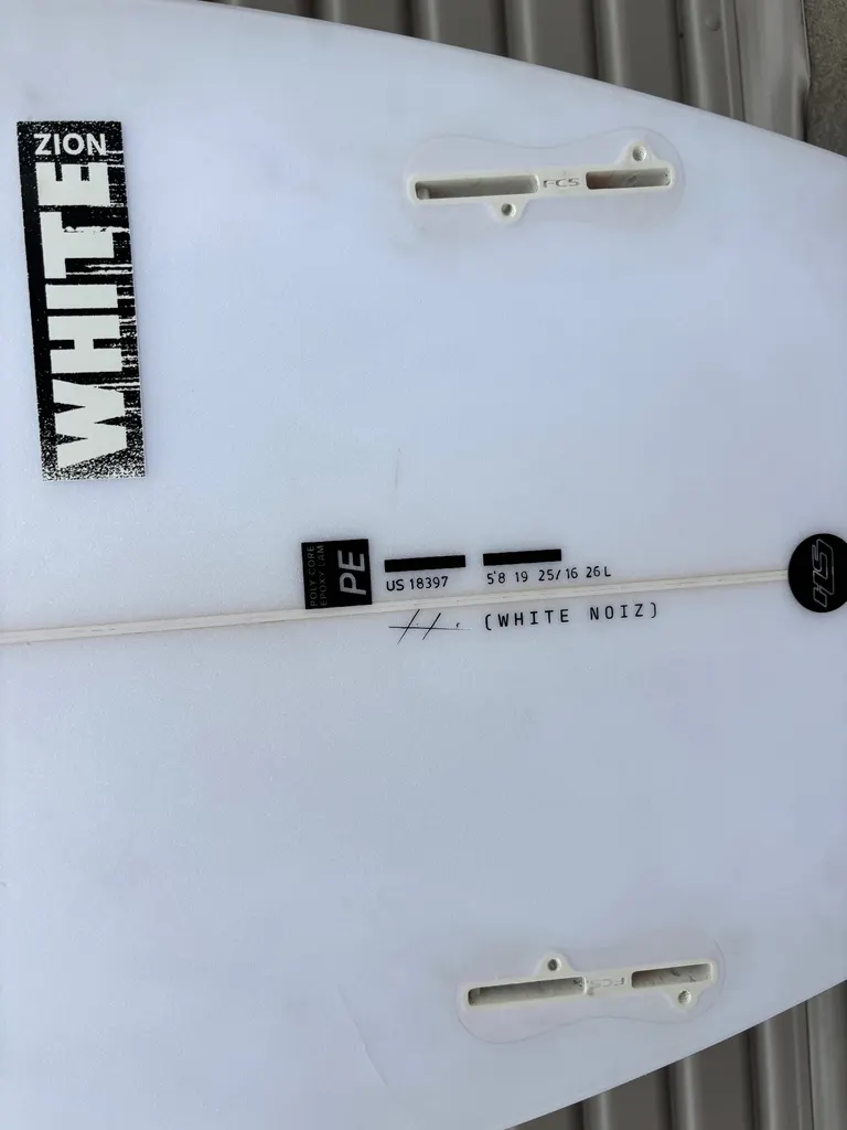 5’8 Hayden Shapes White Noiz - Image 4