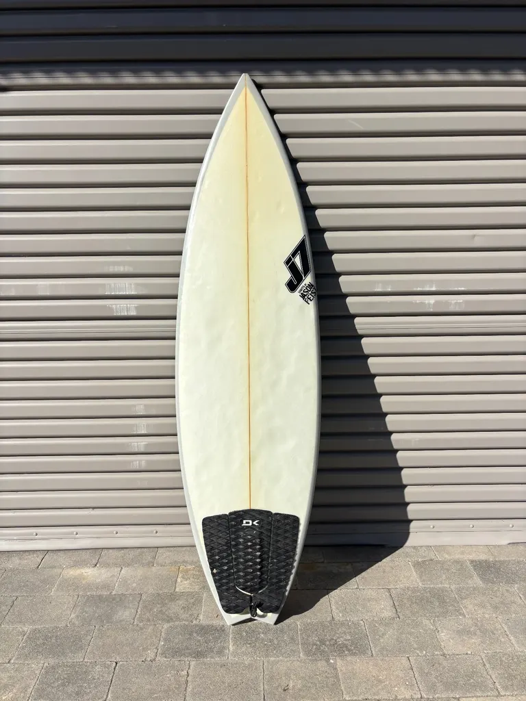 5’8 J7 Red Line With Fins - Image 3
