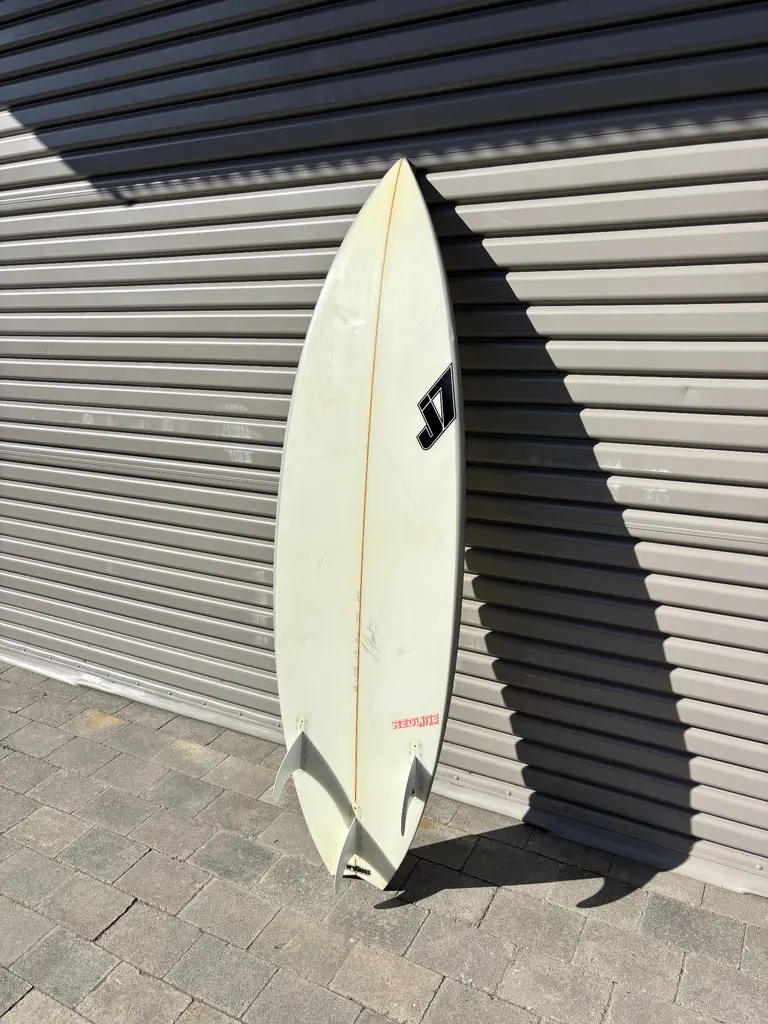 5’8 J7 Red Line With Fins - Image 6