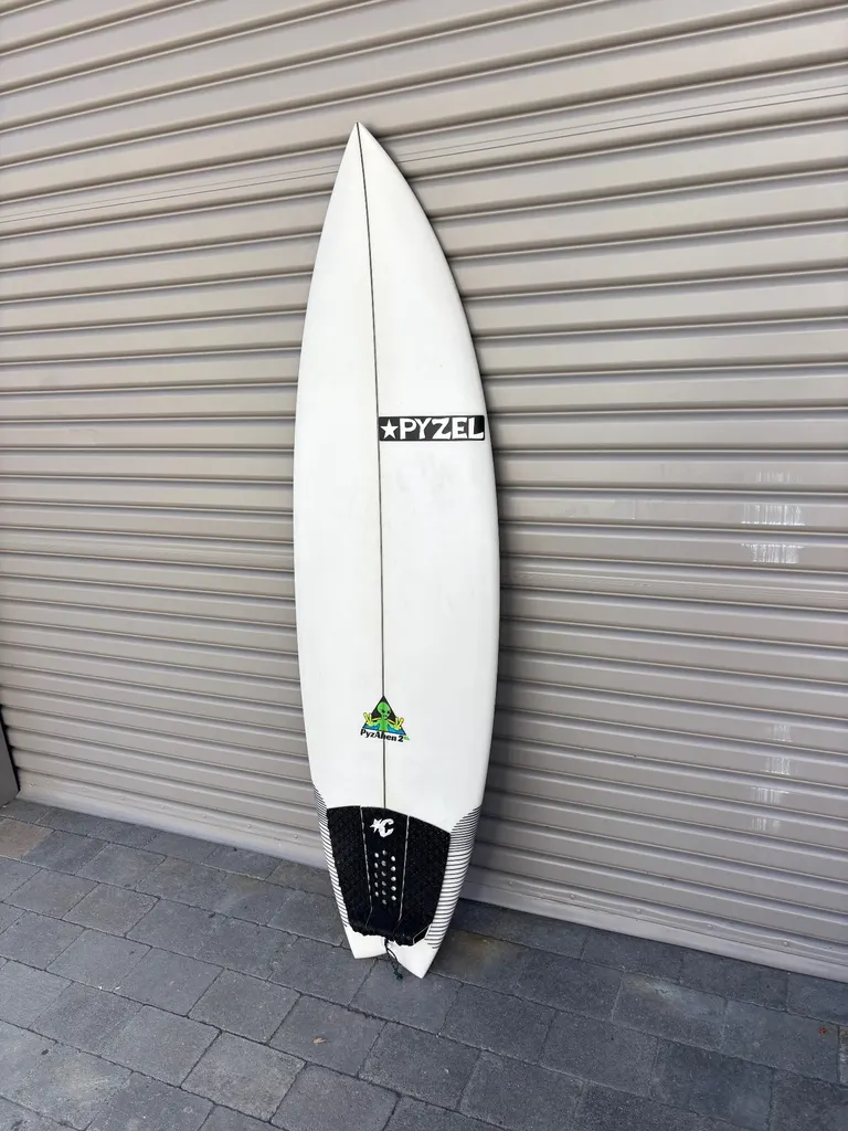 5’9 Pyzel Surfboards Pyzalien 2 XL - Image 4