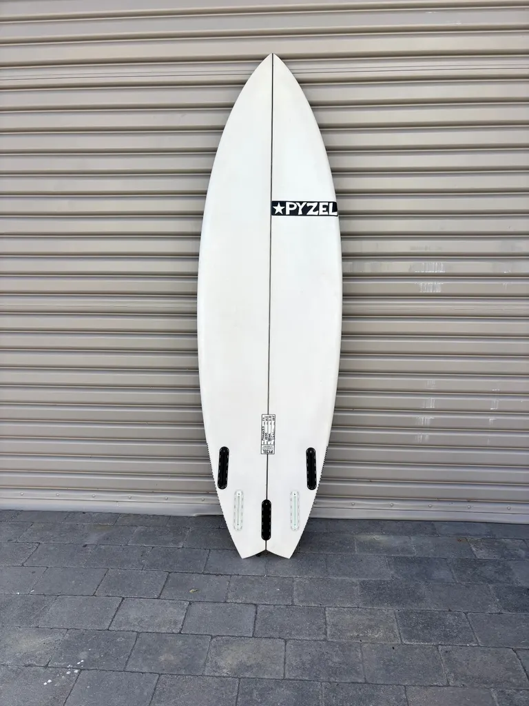 5’9 Pyzel Surfboards Pyzalien 2 XL - Image 5