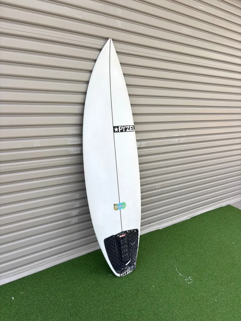 Pyzel Surfboards Radius 5’9 - Image 2