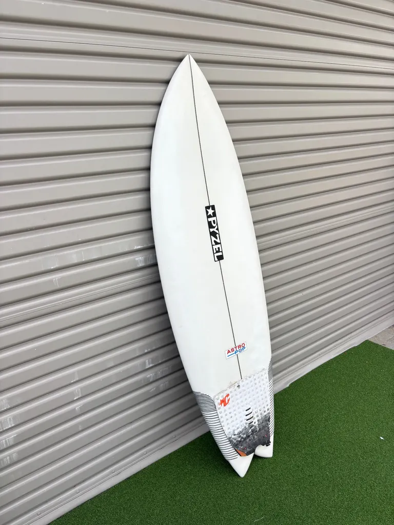 Pyzel Surfboards Astro Pop 5’6 - Image 3