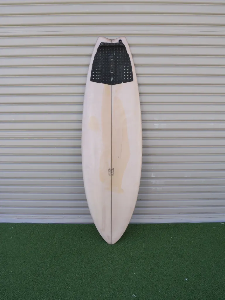 Derrick Disney 5'5 Quad With Fins - Image 5