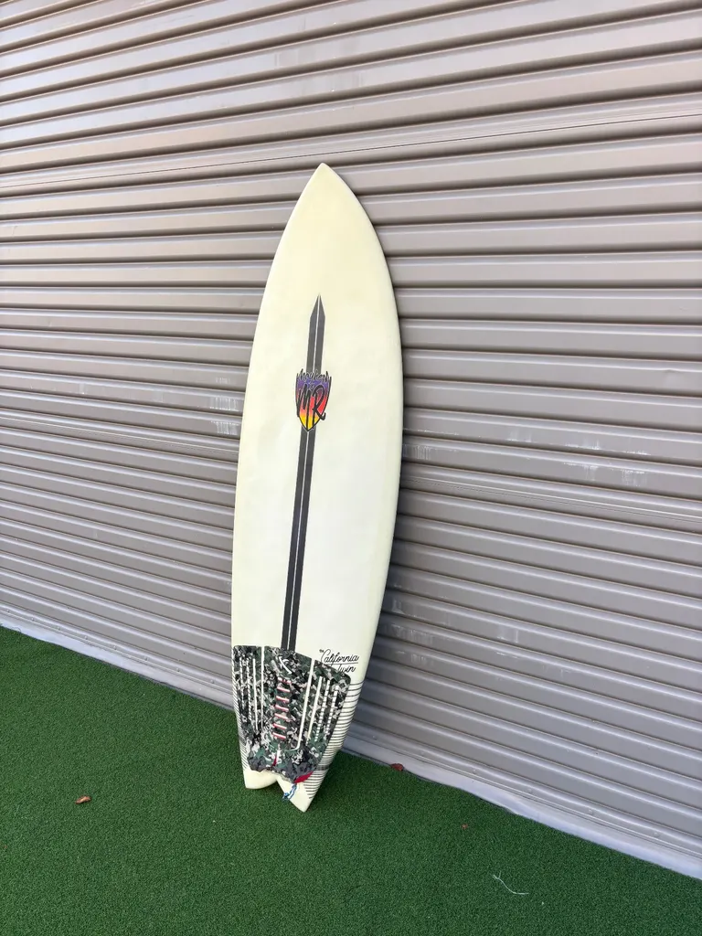 MR California Twin Lost Mayhem Surfboard Shortboard 5’5 - Image 3