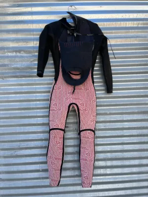 Xcel Wetsuit 4/3 Hooded Backzip - M - Thumbnail 4