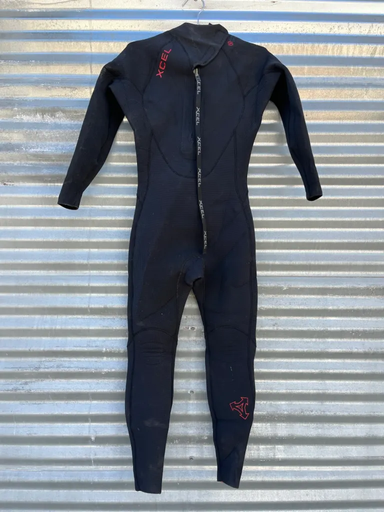 Xcel Wetsuit 4/3 Hooded Backzip - M - Image 2