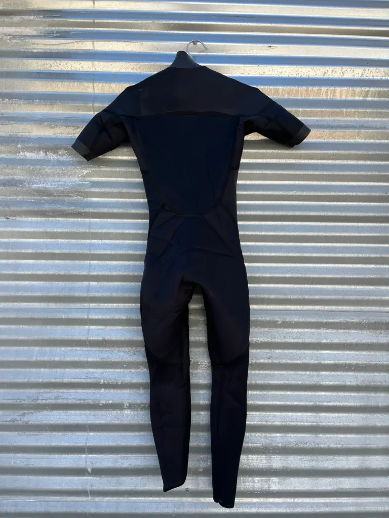 NeedEssentials Wetsuit 2mm Short Arm - Small - Image 1