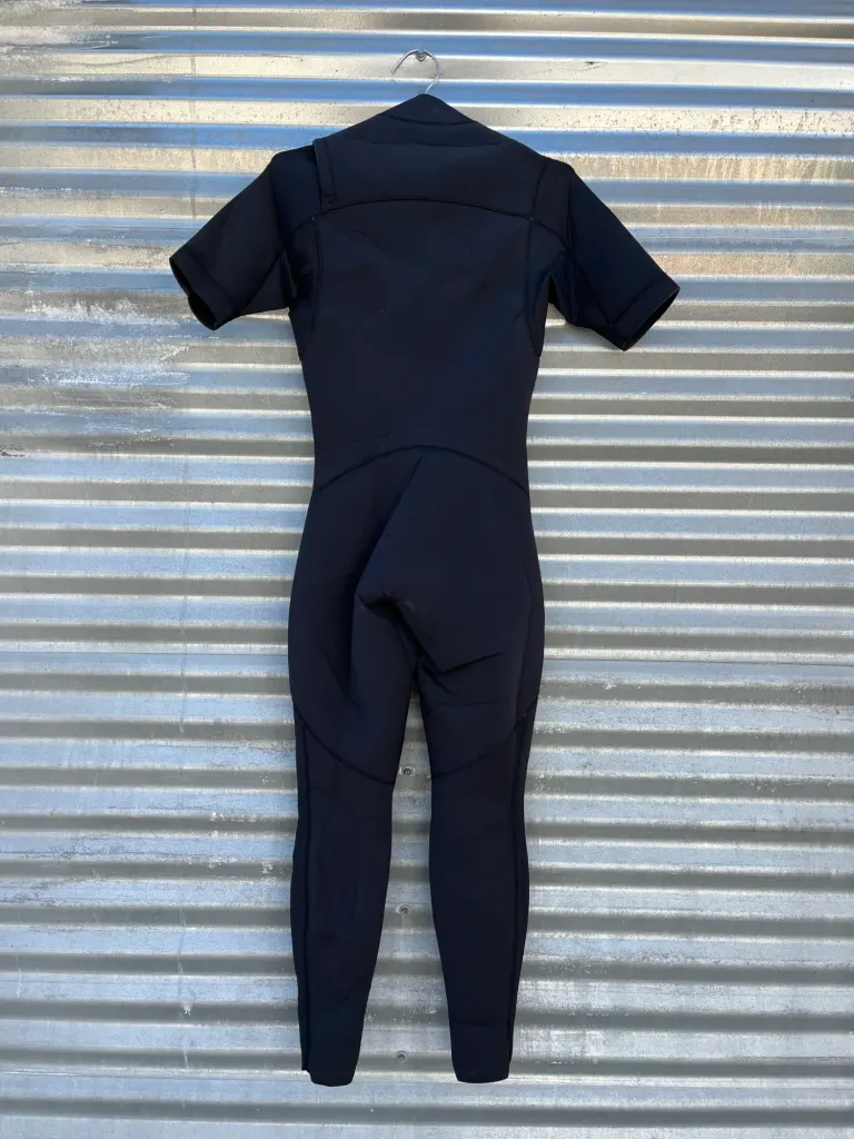 NeedEssentials Short Arm Chest Zip 2.5 Mm - S - Image 2