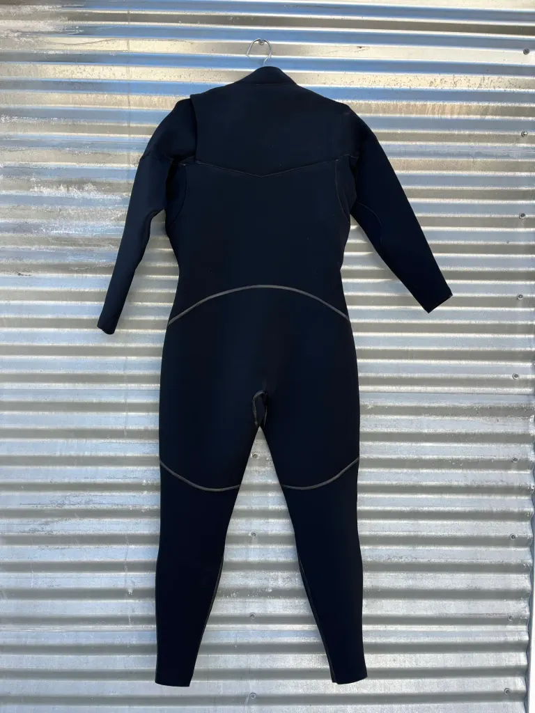Unnamed Wetsuit 4/3 - XLS - Image 2