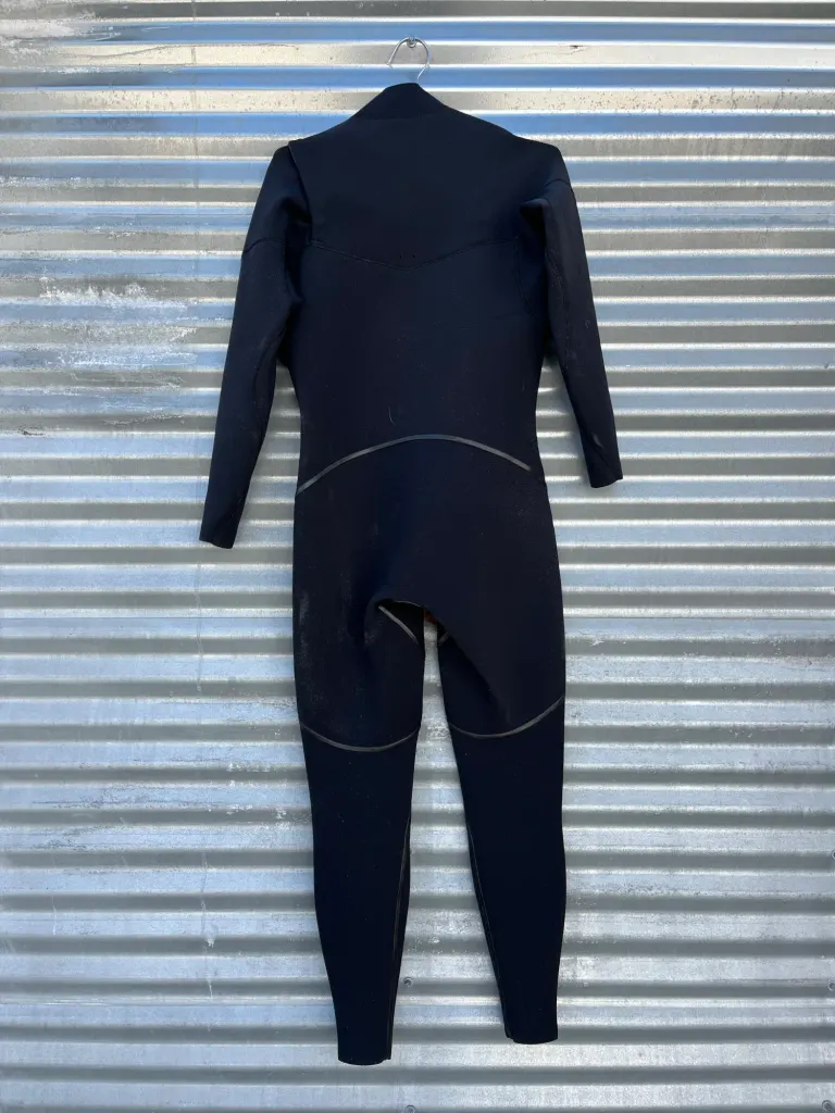 Unnamed Wetsuit Liquid Sealed 4/3 Chest Zip -M - Image 2