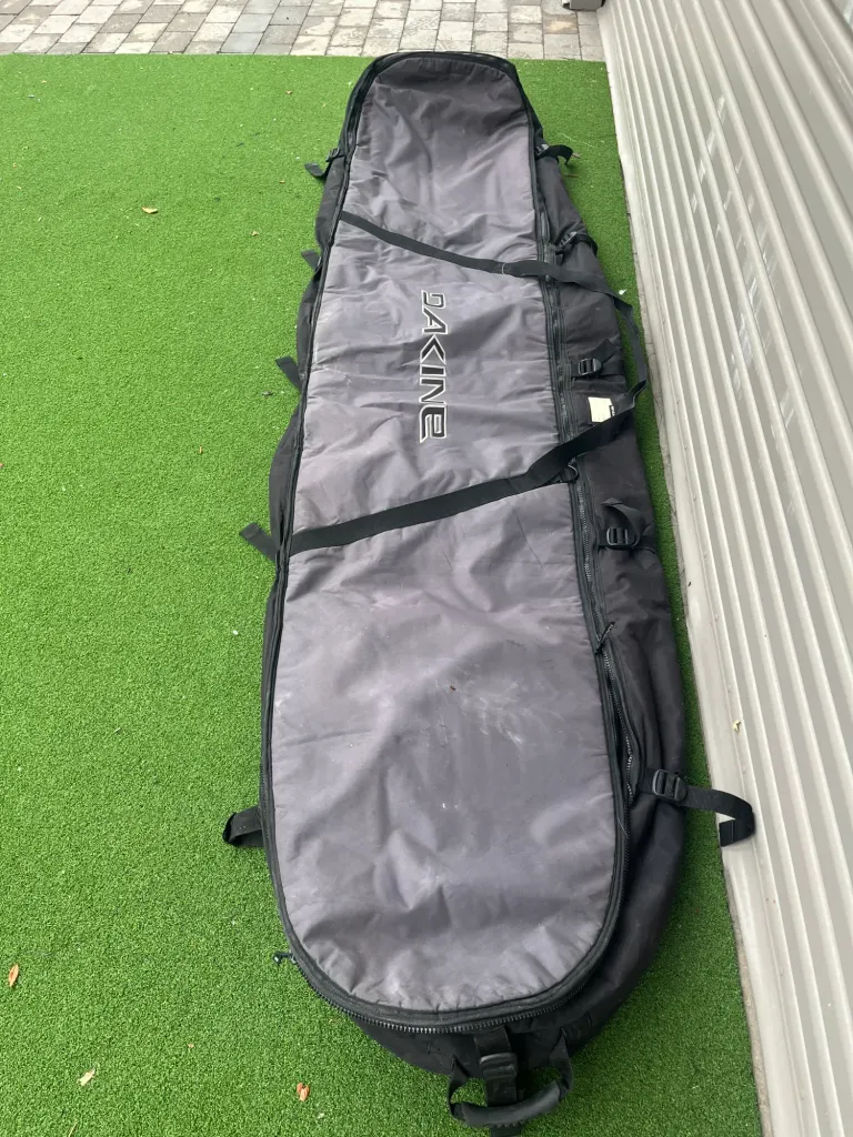 Dakine World Traveler Quad Surfboard Roller Bag 9'0" - Image 2
