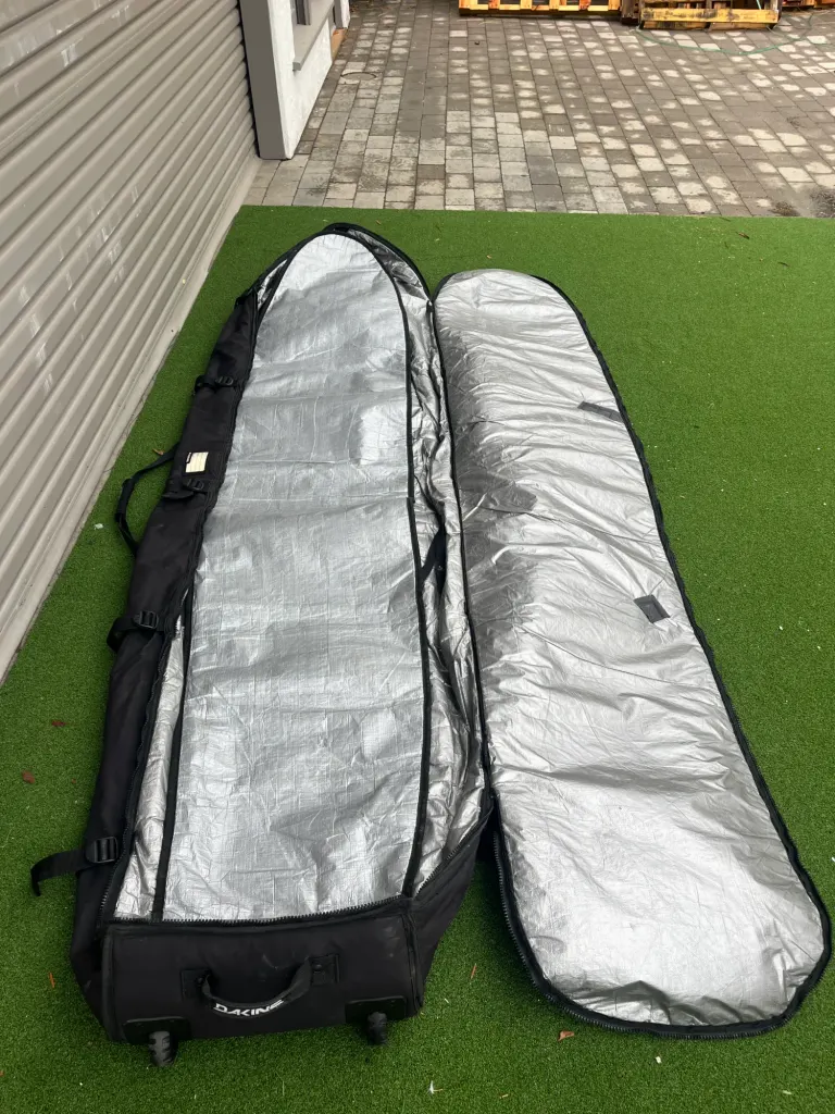 Dakine World Traveler Quad Surfboard Roller Bag 9'0" - Image 6