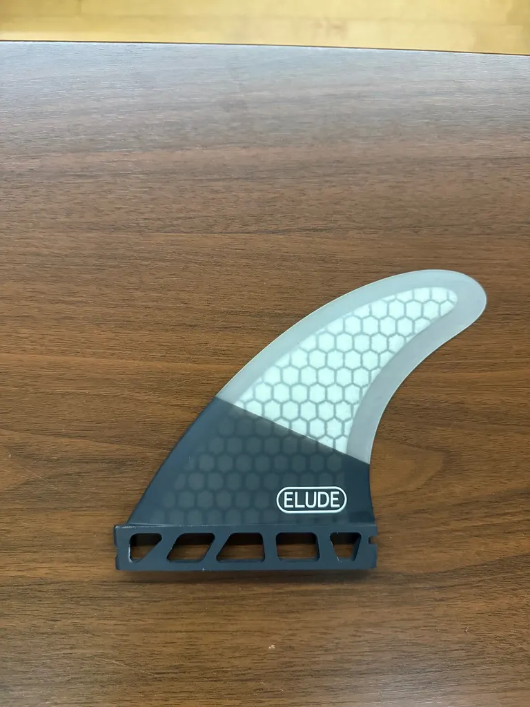ELUDE Medium Fiberglass Hexcore Futures Thruster Fins - Image 3