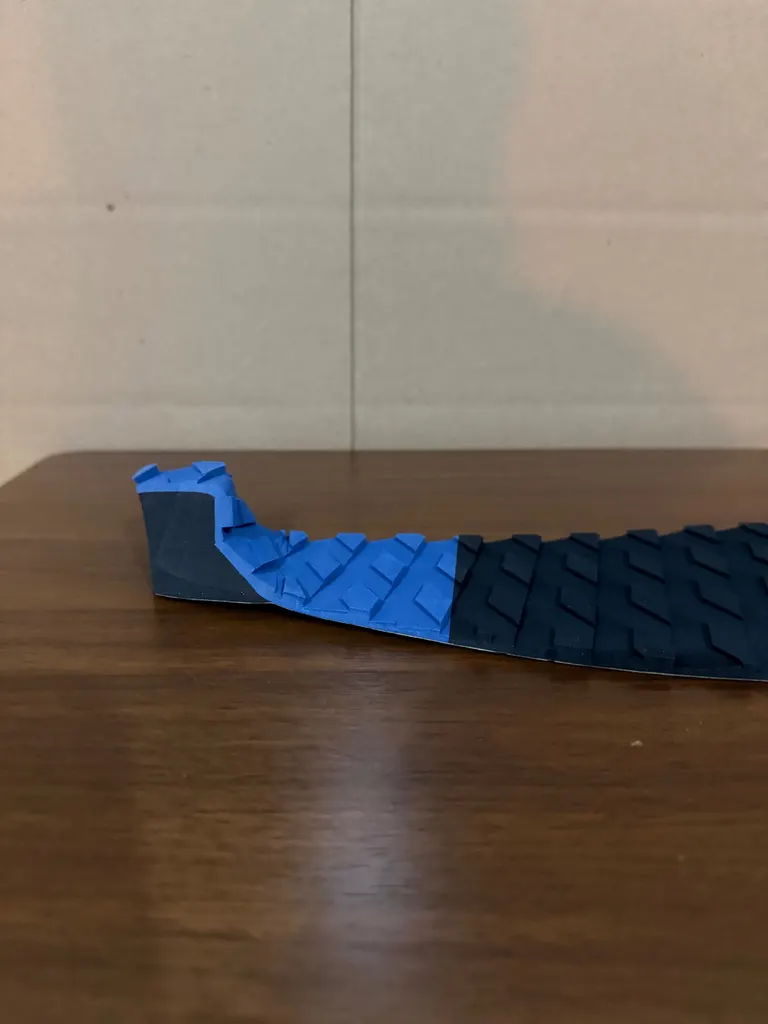 ELUDE Flat Traction Pad 3M Adhesive - Blue/Black - Image 4