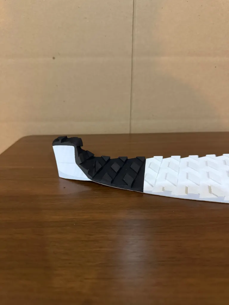 ELUDE Flat Traction Pad 3M Adhesive - White/Black - Image 4