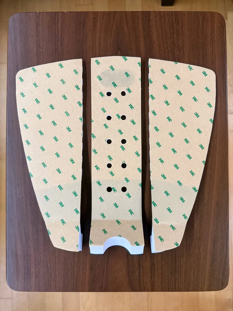 ELUDE Flat Traction Pad 3M Adhesive - White/Black - Image 5