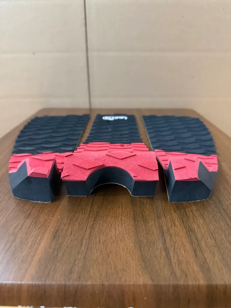 ELUDE Flat Traction Pad 3M Adhesive - Red/Black - Image 3