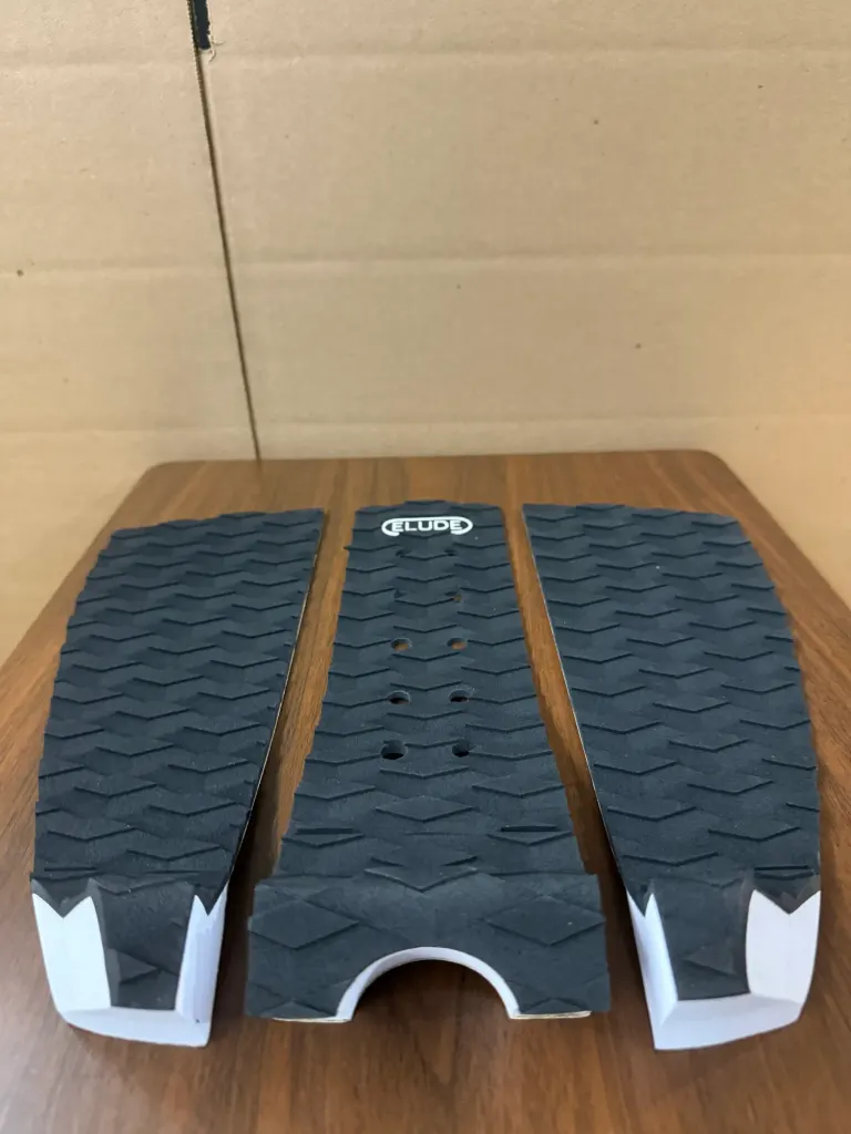 ELUDE Flat Traction Pad 3M Adhesive - Black - Image 2