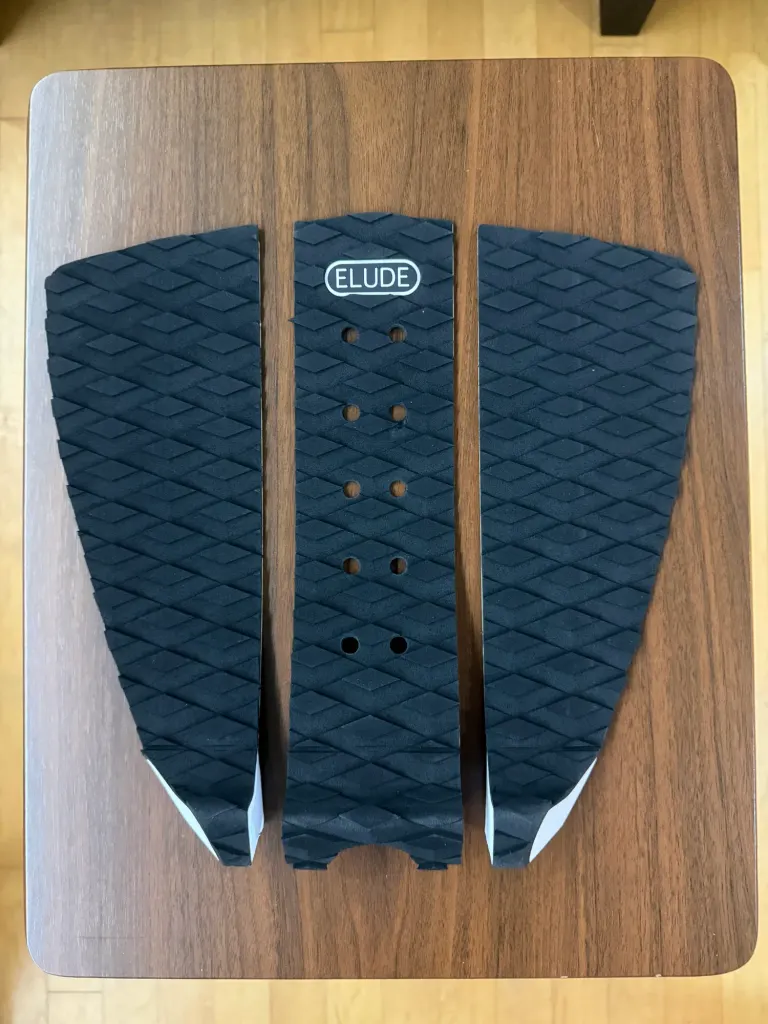 ELUDE Flat Traction Pad 3M Adhesive - Black - Image 1