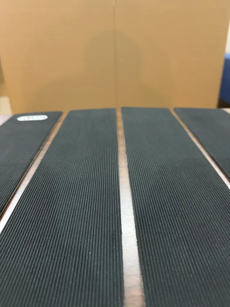 ELUDE Front Traction Pad Micro Grooves 3M Adhesive - Black - Image 2