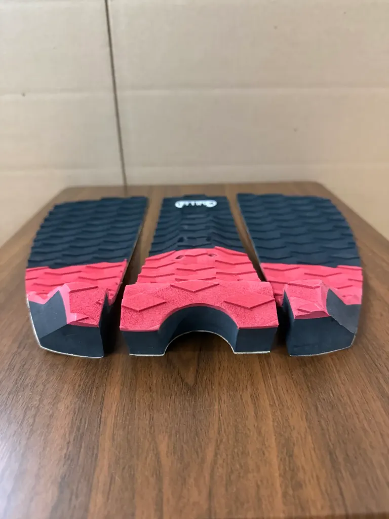 ELUDE Arch Traction Pad 3M Adhesive - Red/Black - Image 3