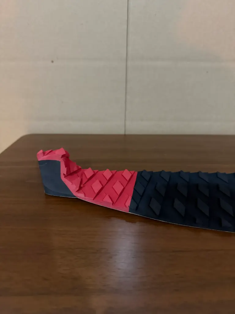 ELUDE Arch Traction Pad 3M Adhesive - Red/Black - Image 4