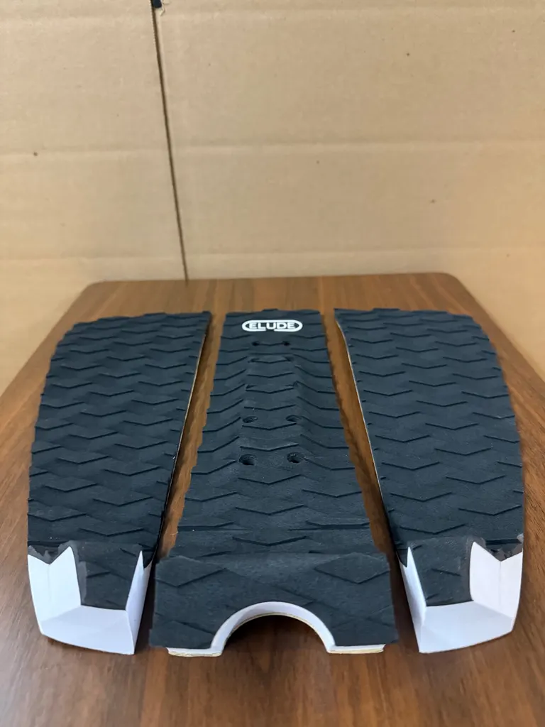ELUDE Arch Traction Pad 3M Adhesive - Black - Image 2